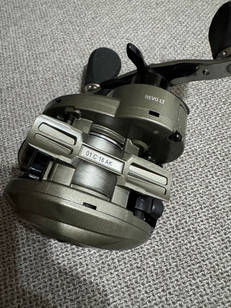 美品 大人気‼︎ AbuGarciaレボ LT REVO LT右 アブガルシア