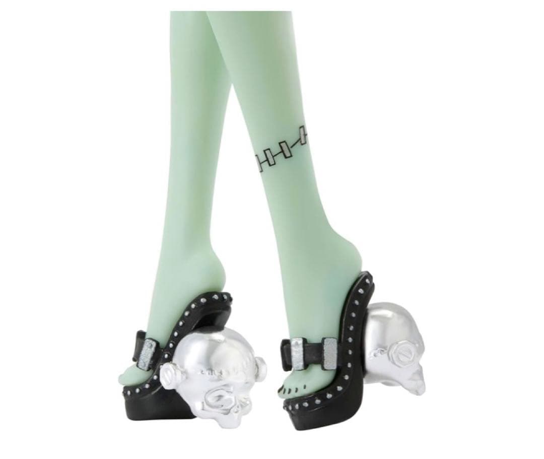 モンスターハイ　フランキー　シュタイン　バービーコラボ　スカルレクター　ドール