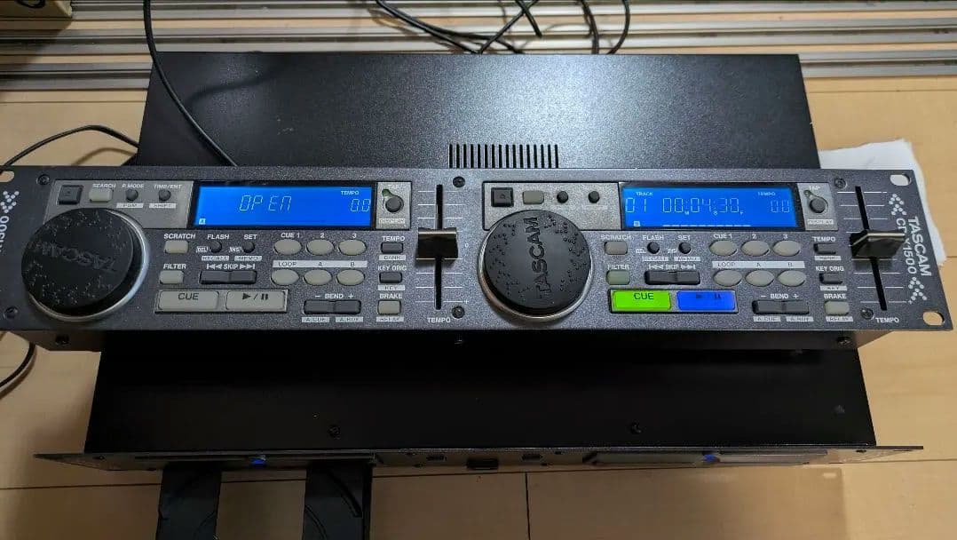TASCAM CD-X1500 CDデュアルプレーヤー