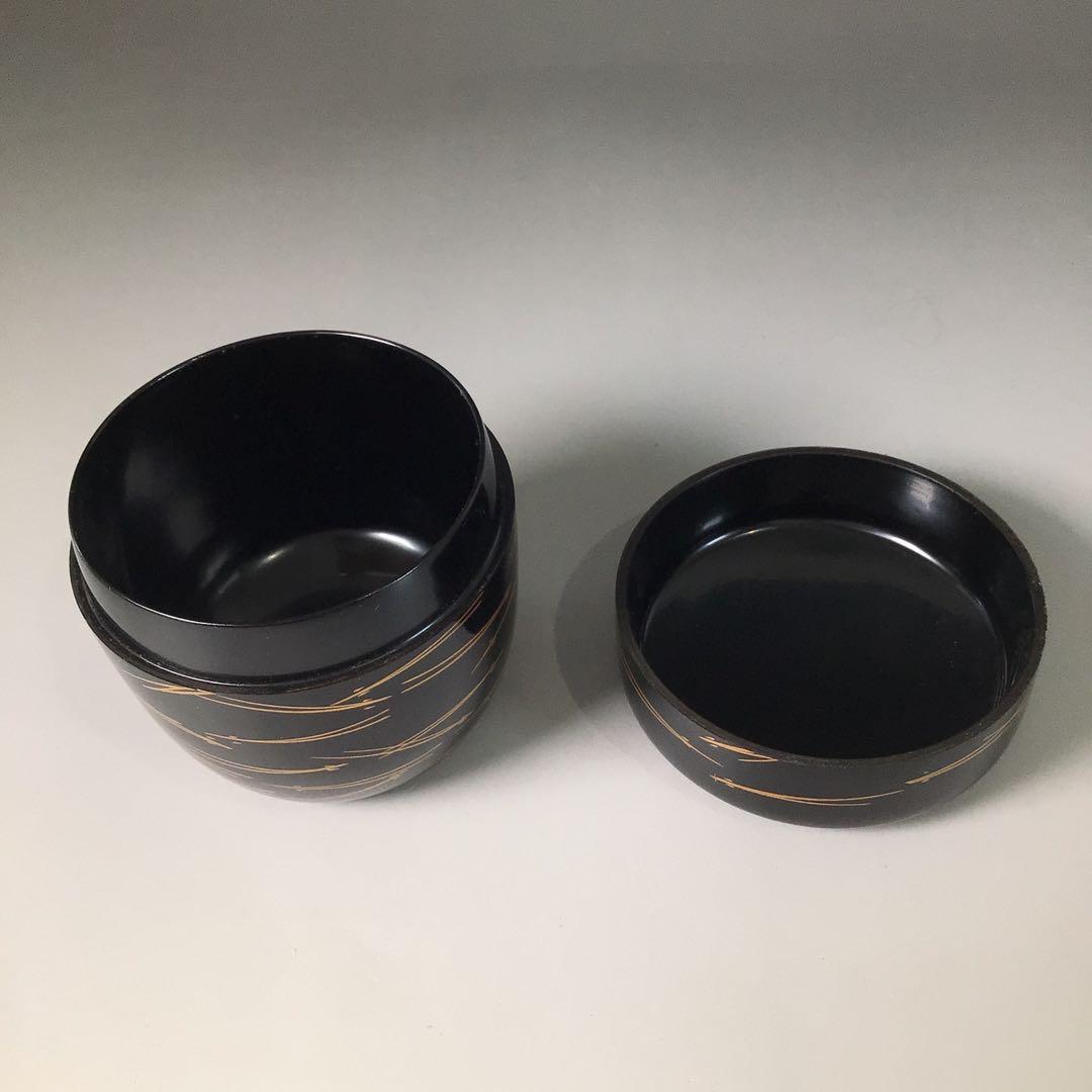 Ｒ８０４　棗　『順慶作』『黒漆塗』『松笠蒔絵』『中棗』　共箱　茶道具