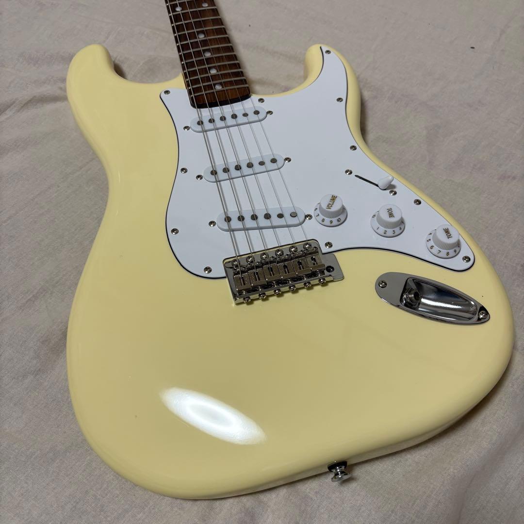 ストラトキャスター エレキギター クリームホワイト