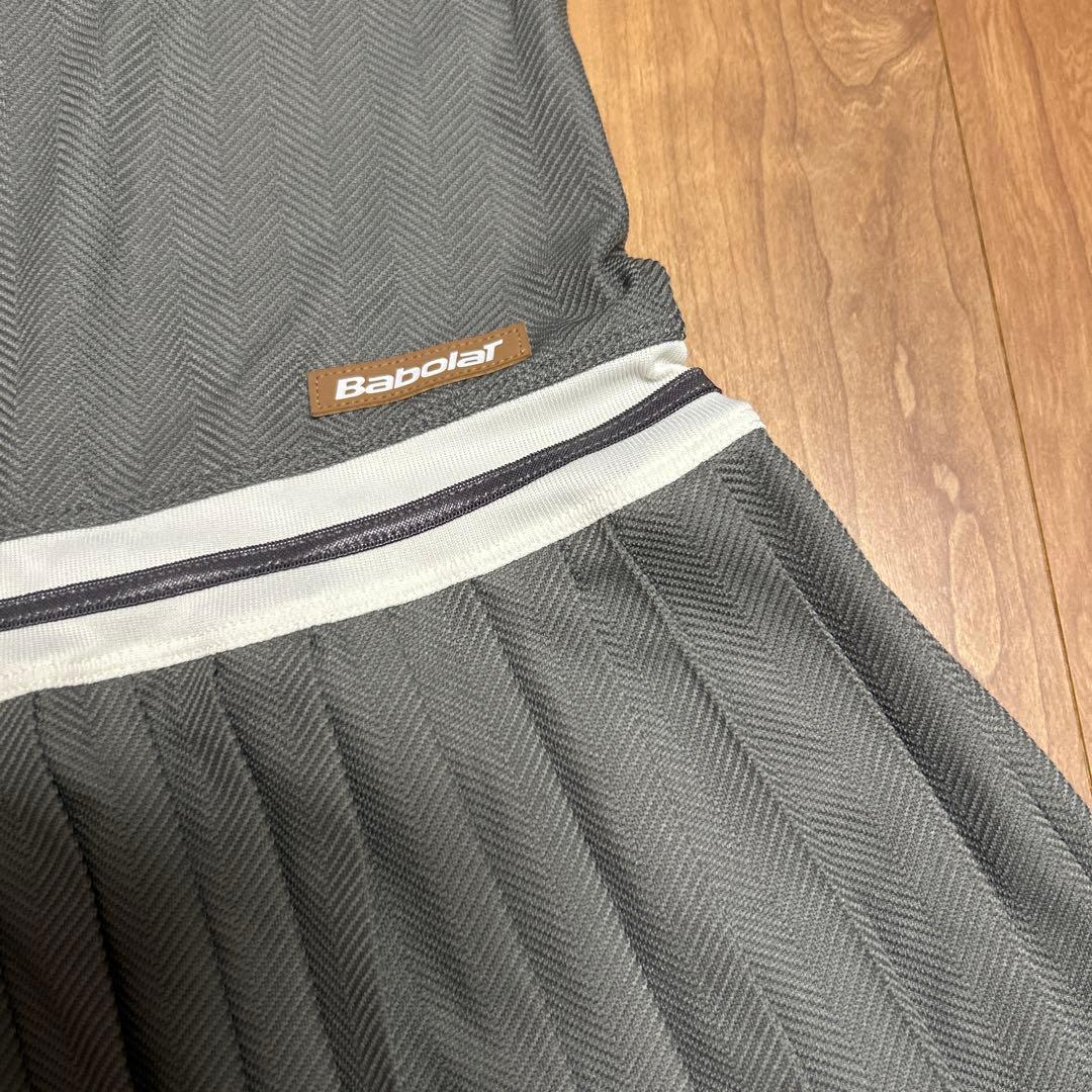 Babolat グレー Vネック ワンピース　Mサイズ