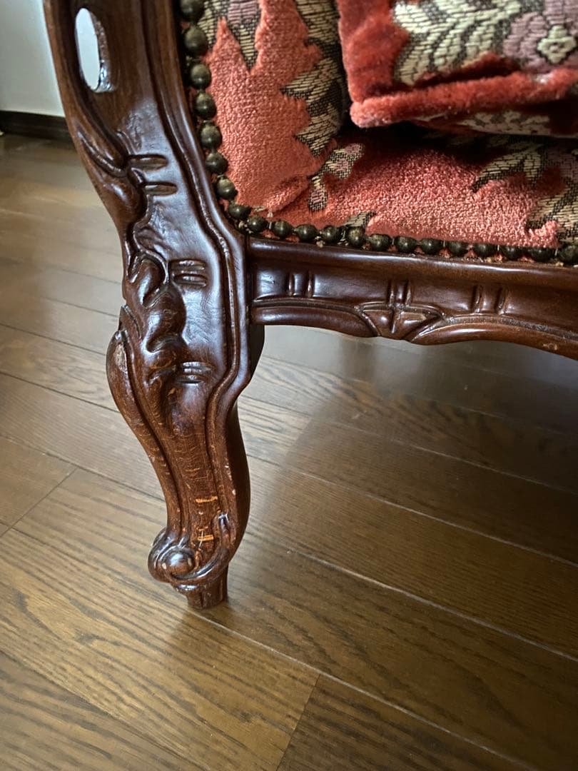 金華山　イタリア　クラシック赤色ベルベットアームソファ