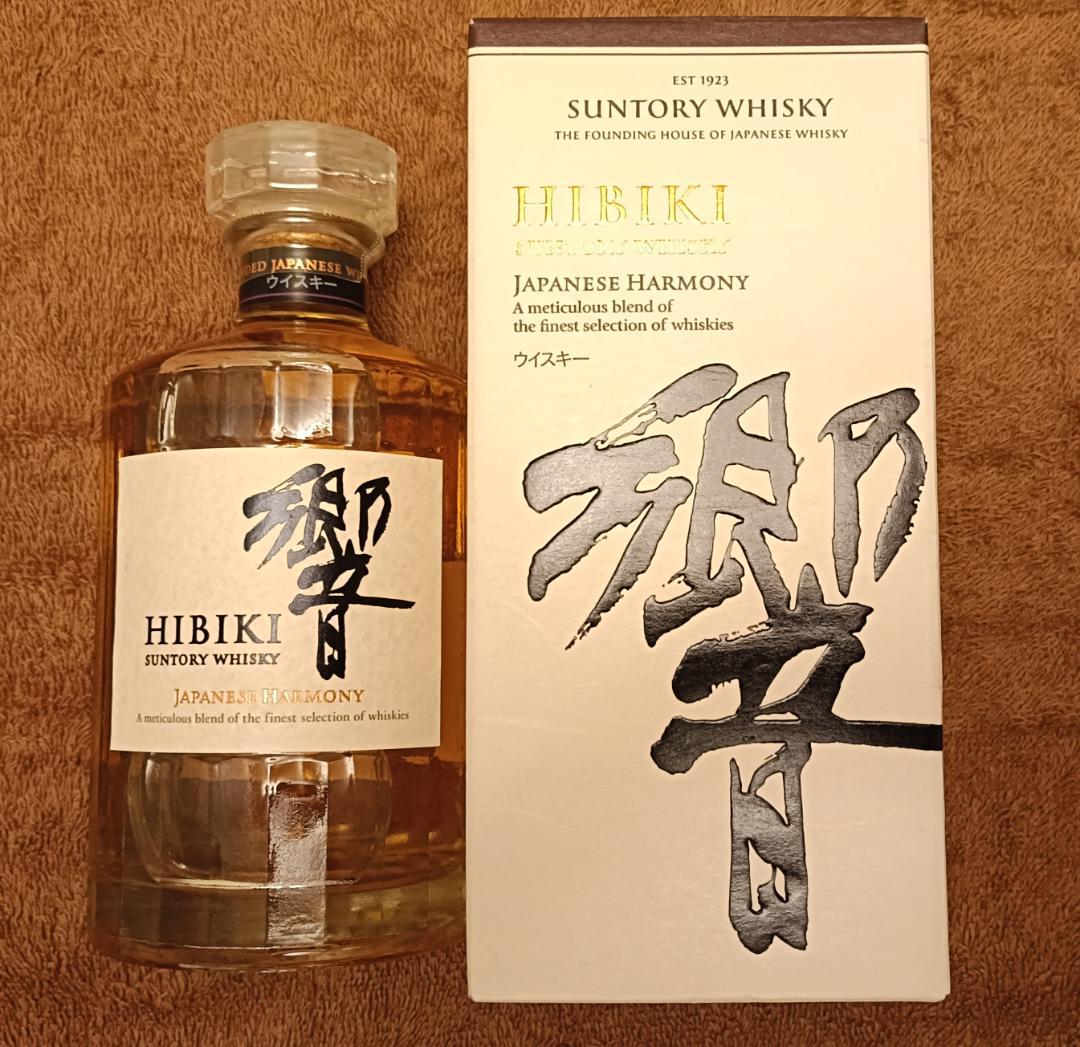 新品・未開封品　響 Japanese Harmony 700ml　化粧箱入り