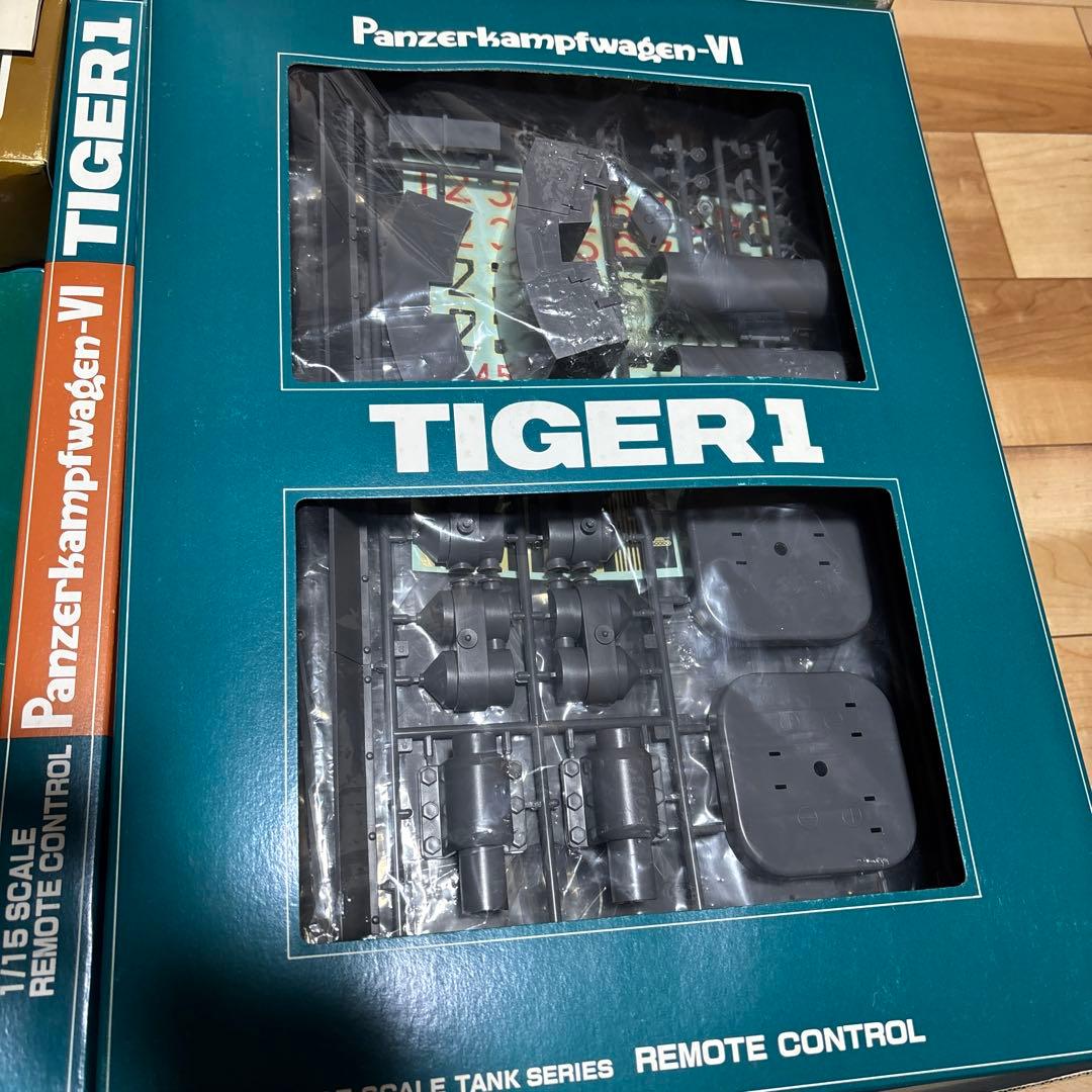 BANDAI 1/15 ドイツ6号重戦車タイガー1 リモコン