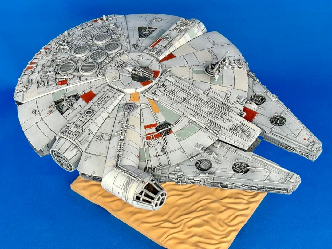 バンダイ スターウォーズ1/144 ミレニアム・ファルコン フォースの覚醒完成品