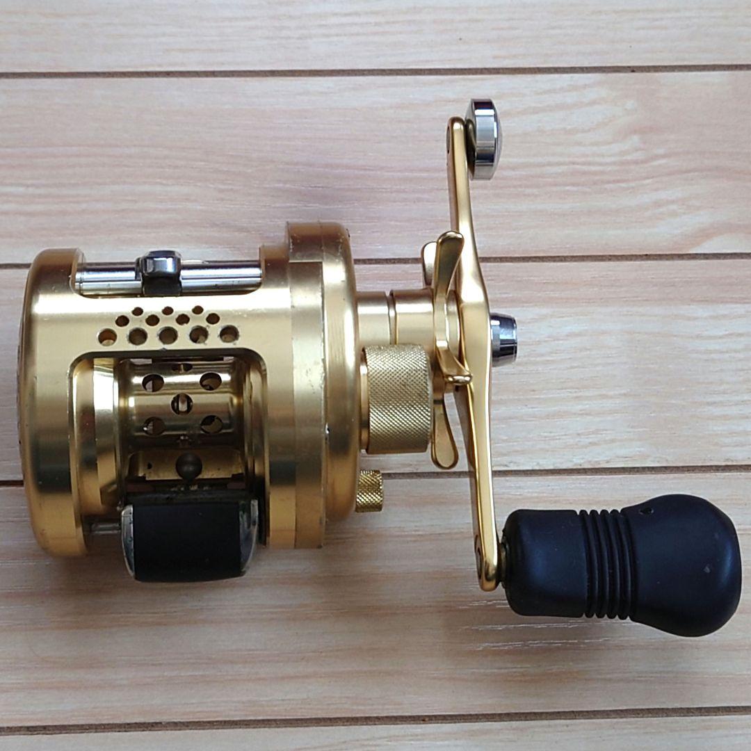 シマノ　カルカッタコンクエスト300F