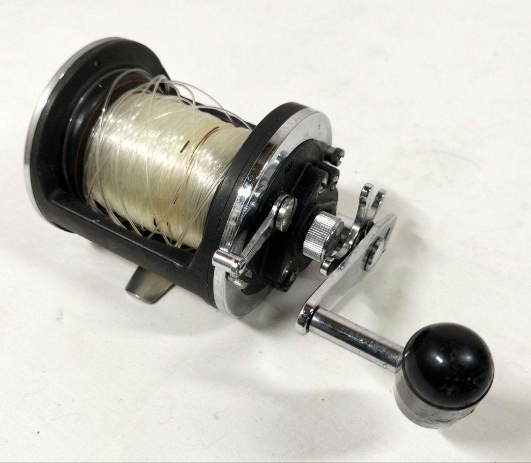 ダイワ　シーライン27H　50H リール