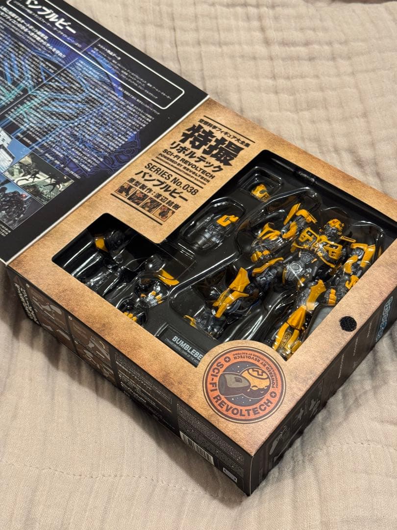 リボルテック　トランスフォーマー　バンブルビー