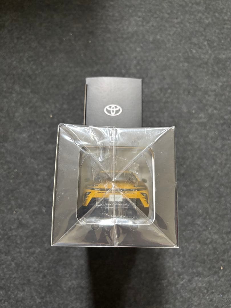 クラウンスポーツ　カラーサンプル　プルバックカー　マスタード