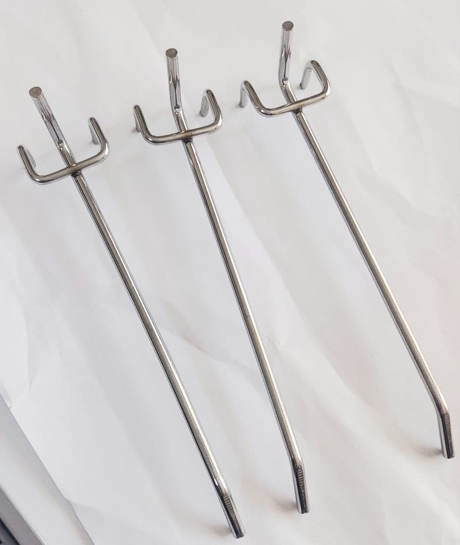 ホワイトメッシュ陳列スタンド 収納 ラック 頑丈 スチール製 フック付き 業務