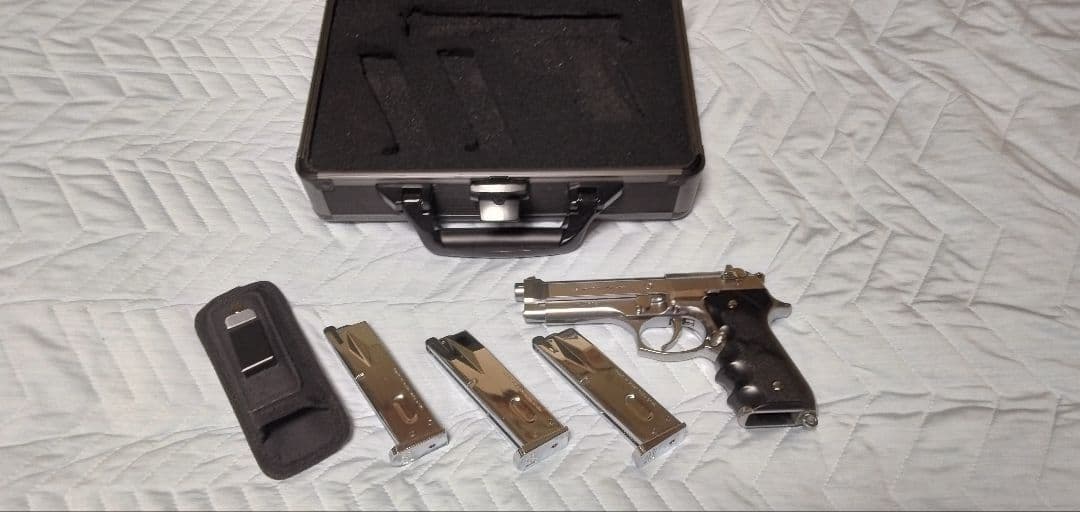 東京マルイ　M92F ガスブローバック　シルバー ブラック