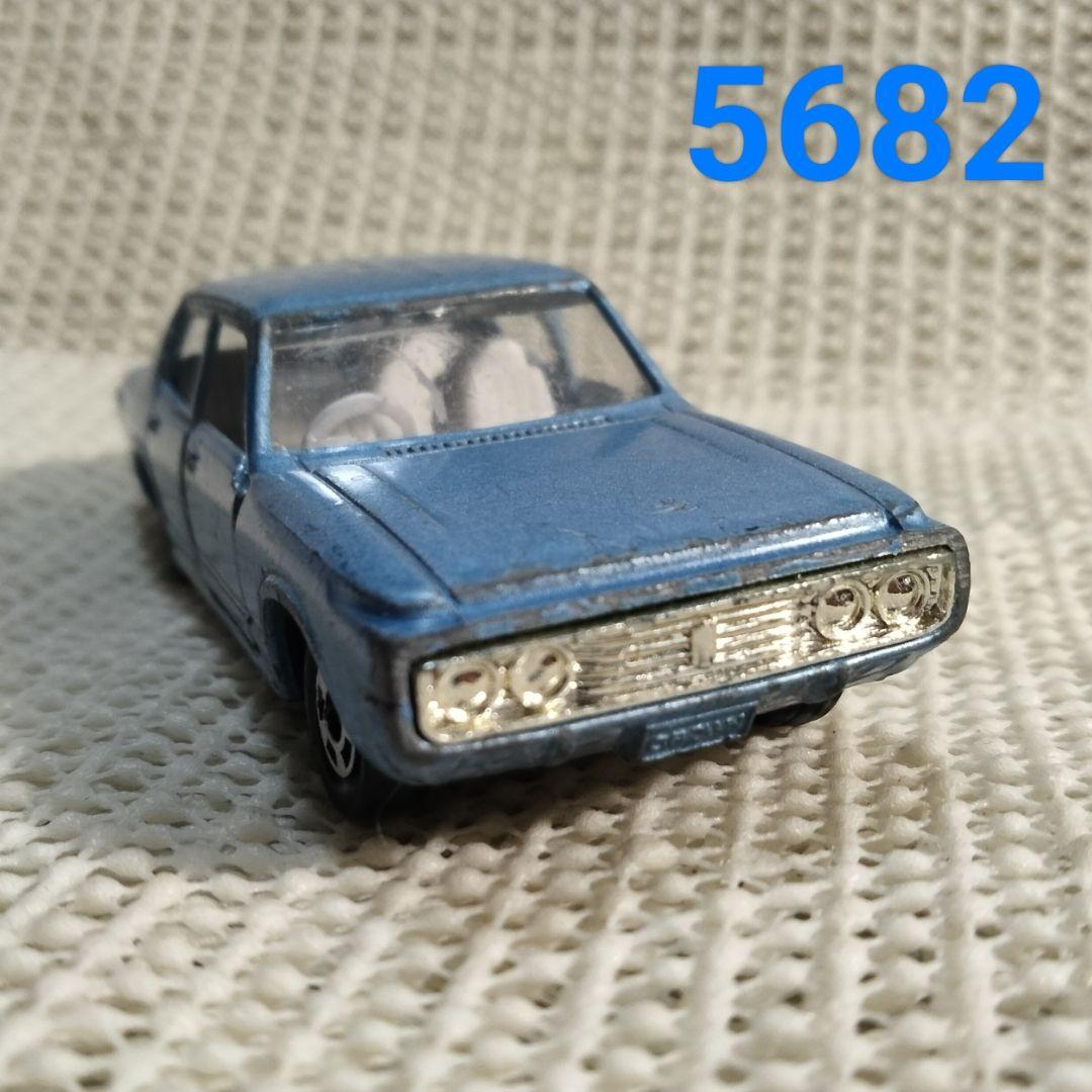 ★商談中★　5682 トミカ トヨタニュークラウン 1/65 塗装剥げあり