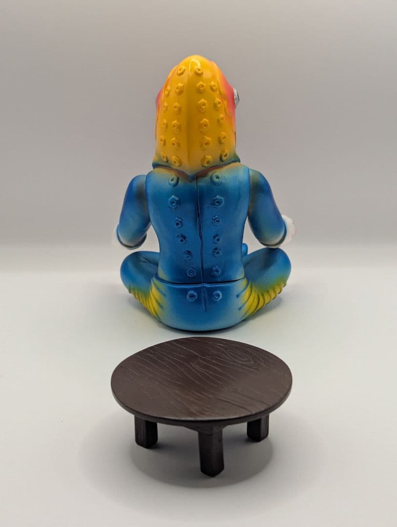 ブルマァク　メトロン星人　ちゃぶ台付