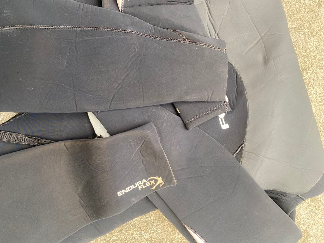 FCS フルスーツ　サイズML 試着のみ