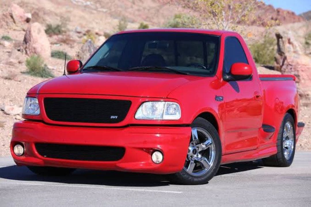 絶版 タミヤ RC 1/10 フォード SVT F-150 ライトニング