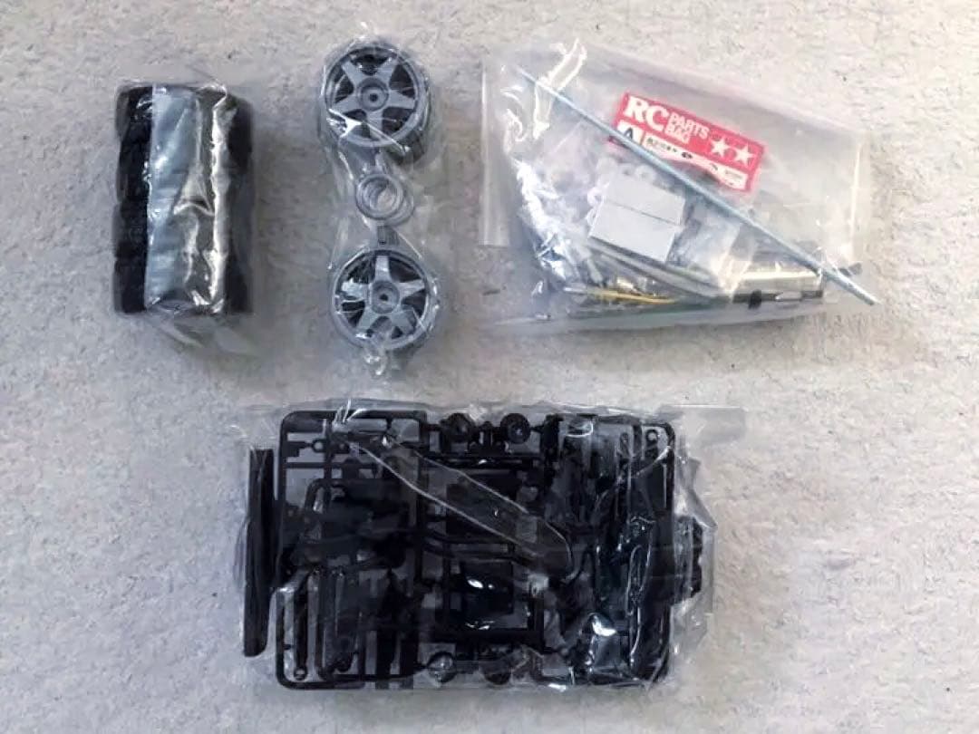 絶版 タミヤ RC 1/10 フォード SVT F-150 ライトニング