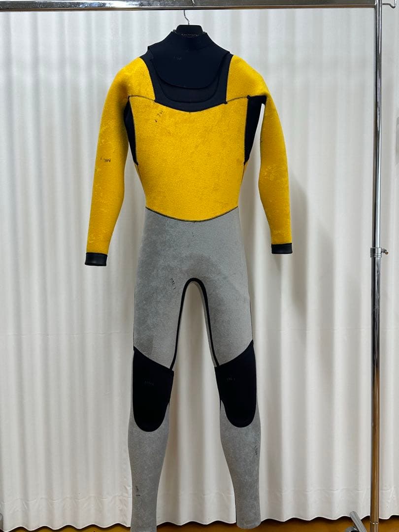 セミドライ　オールブラック　5/3mm チェストジップ　M, ML