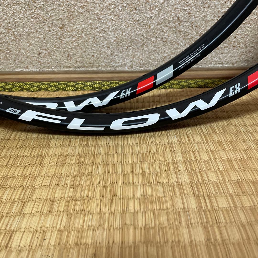 Stan's NOTUBES FLOW EX 27.5インチリム