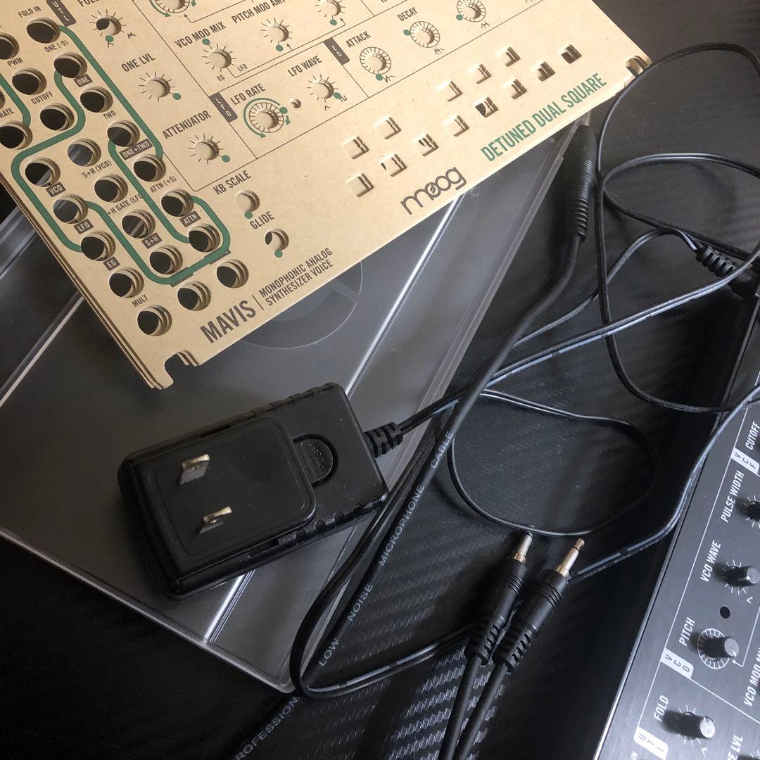 Moog MAVIS アナログシンセサイザー　新品パッチケーブル付き