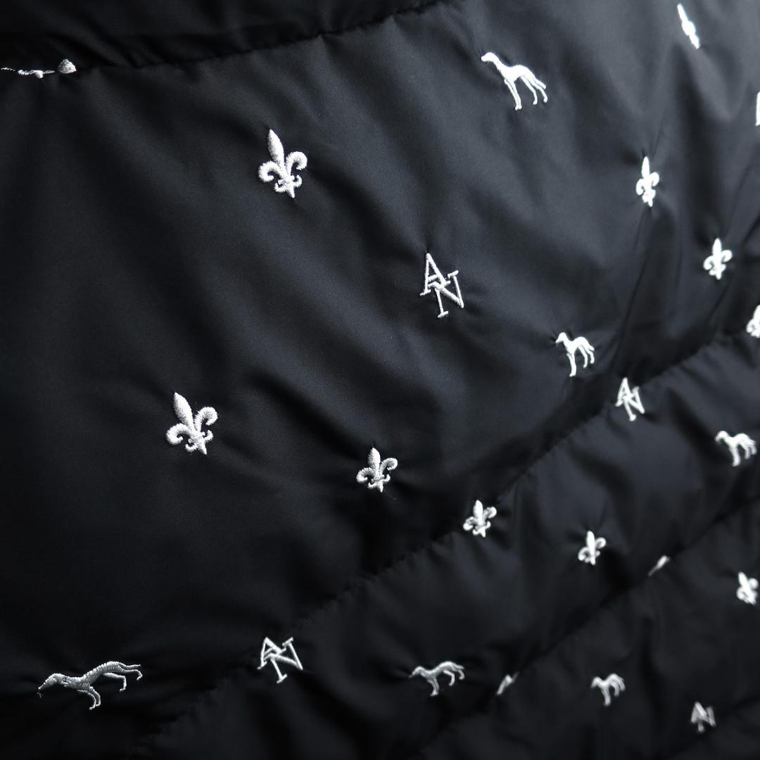 adabat エンブロイダリー モノグラム 中綿ベスト M