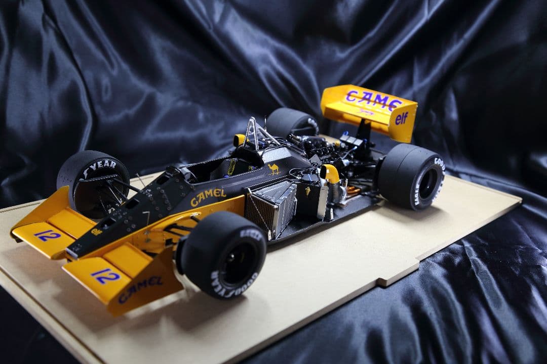 ビーマックス　1/12 ロータス99Tプラモデル完成品