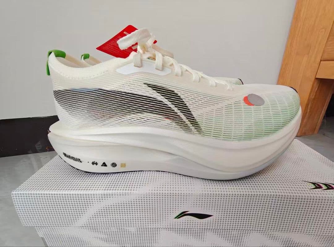 LI−NING FEIDIAN 5 ELITE'ホワイト' 大迫傑選手着用モデル