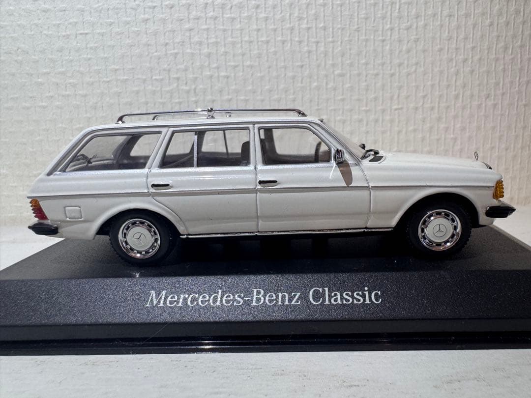 Mercedes-Benz 230 TE ミニカー