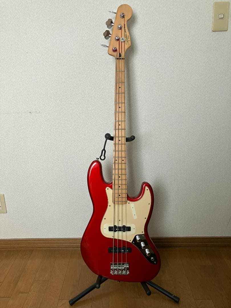 Squier JAZZBASS レッド