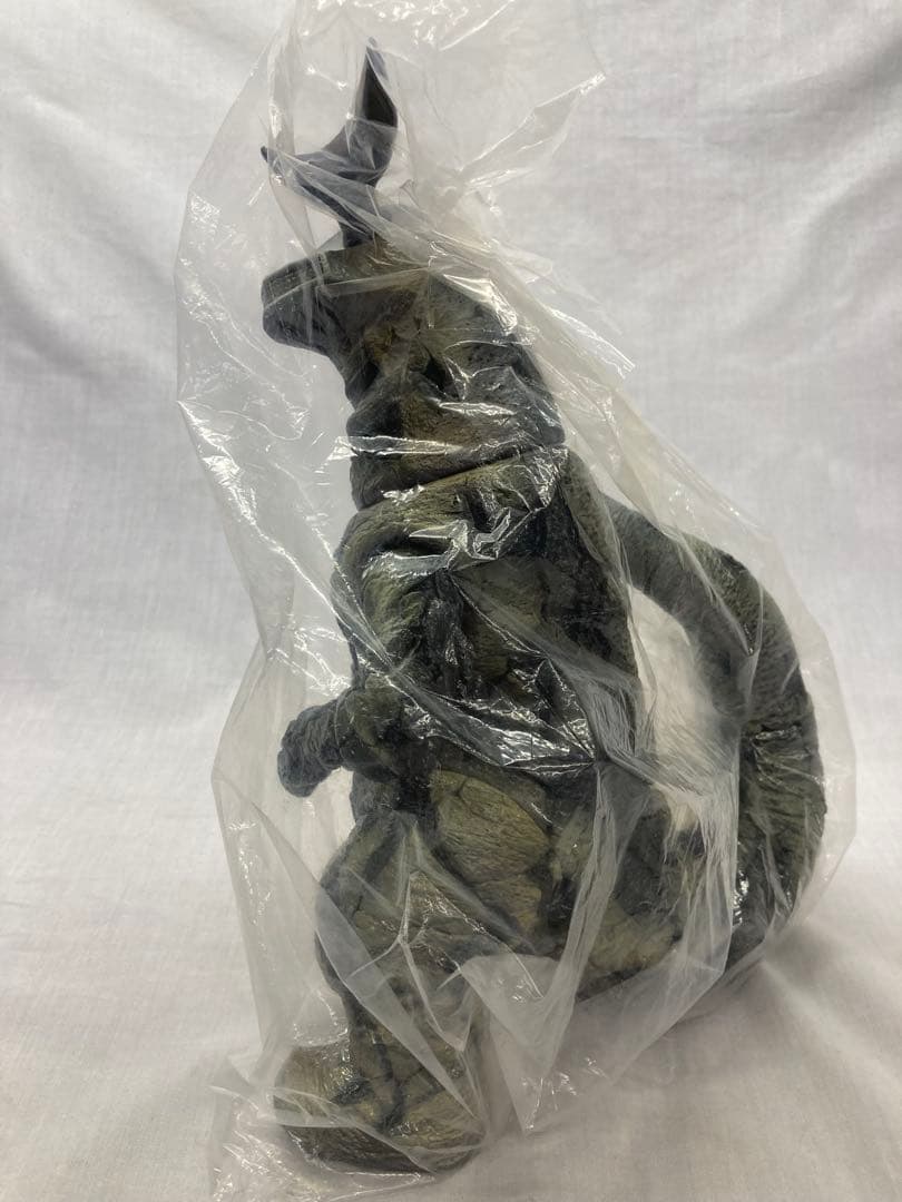 フューチャーモデルズ ￼ウルトラセブンソフビ シリーズ エレキングとピット星人