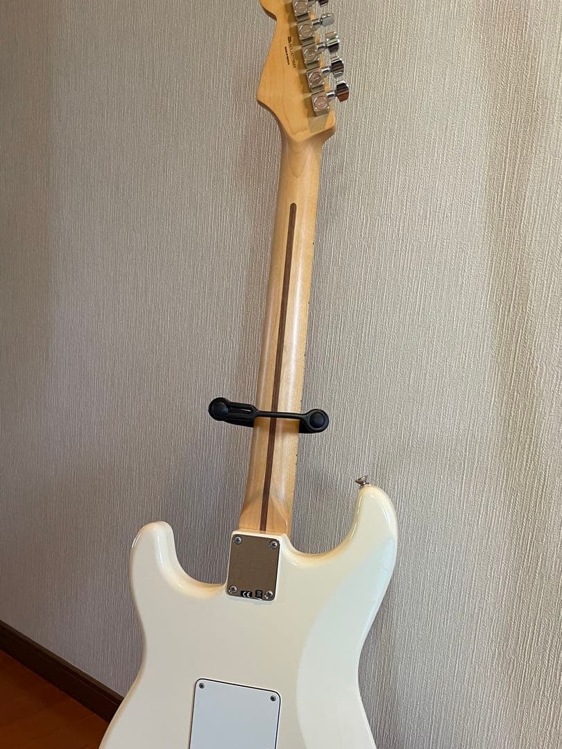 ギター Fender Standard Stratocaster UG White