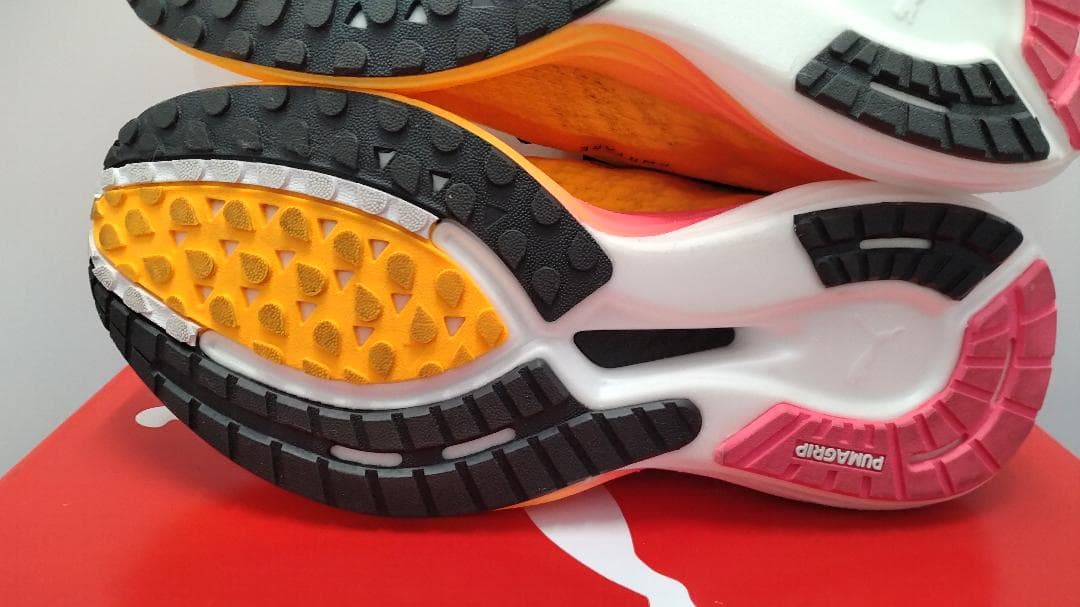 PUMA NITRO 陸上競技用スパイクシューズ