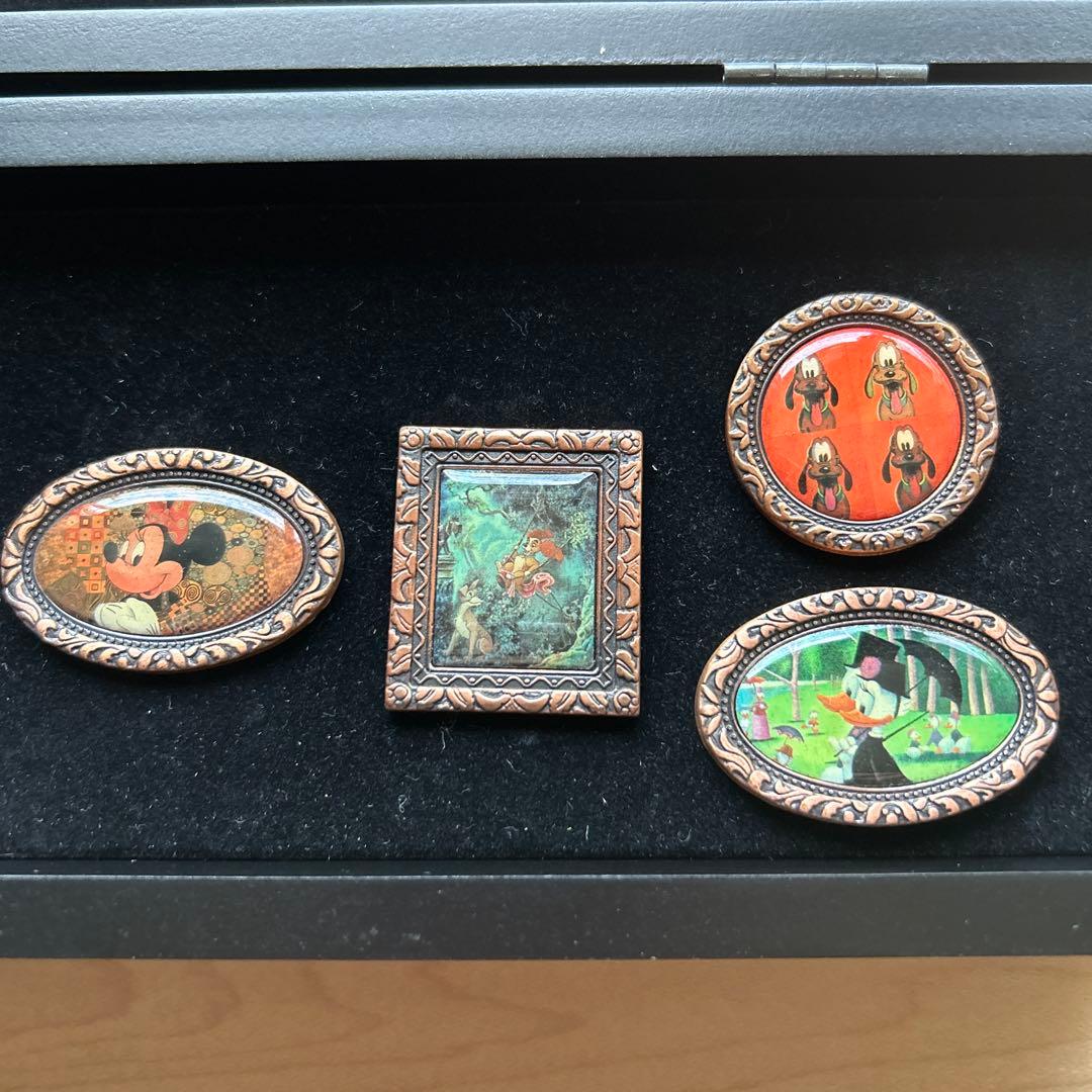 ディズニーアートコレクション　バッジ　8個入り