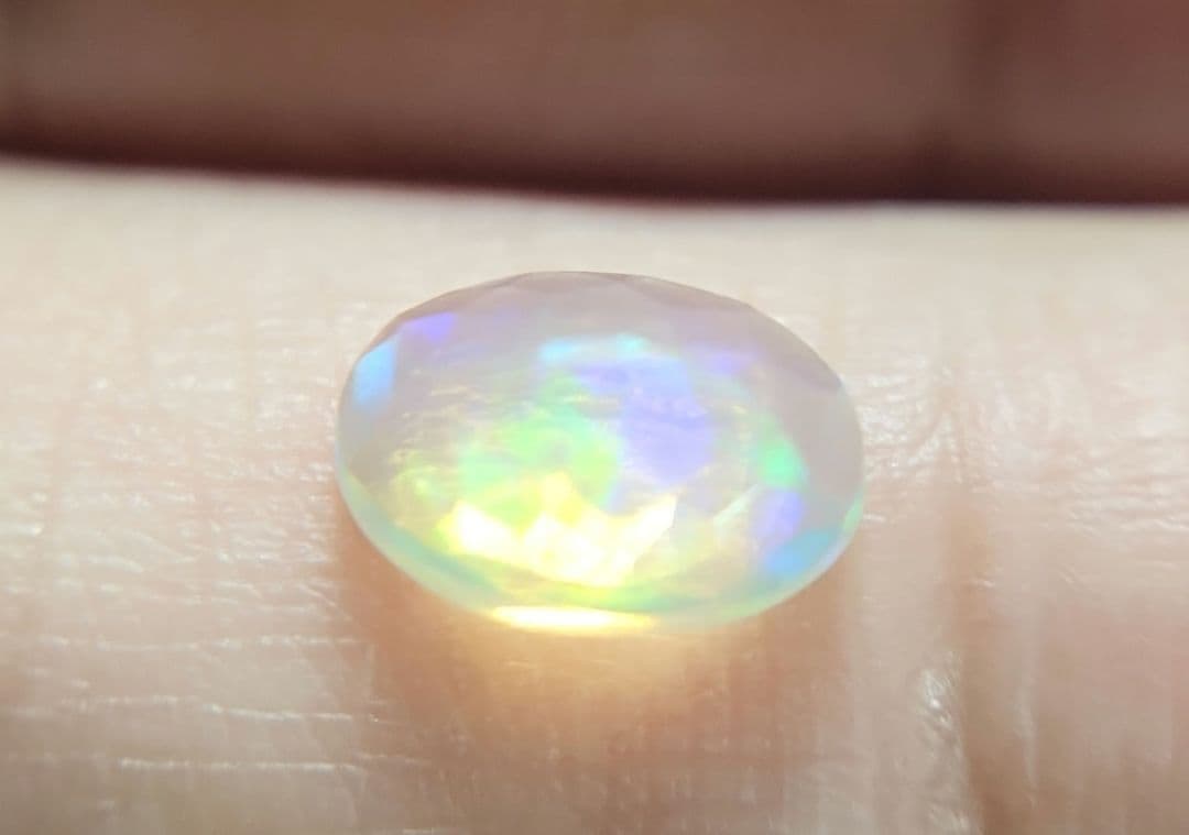 天然オパール ルース 0.636ct