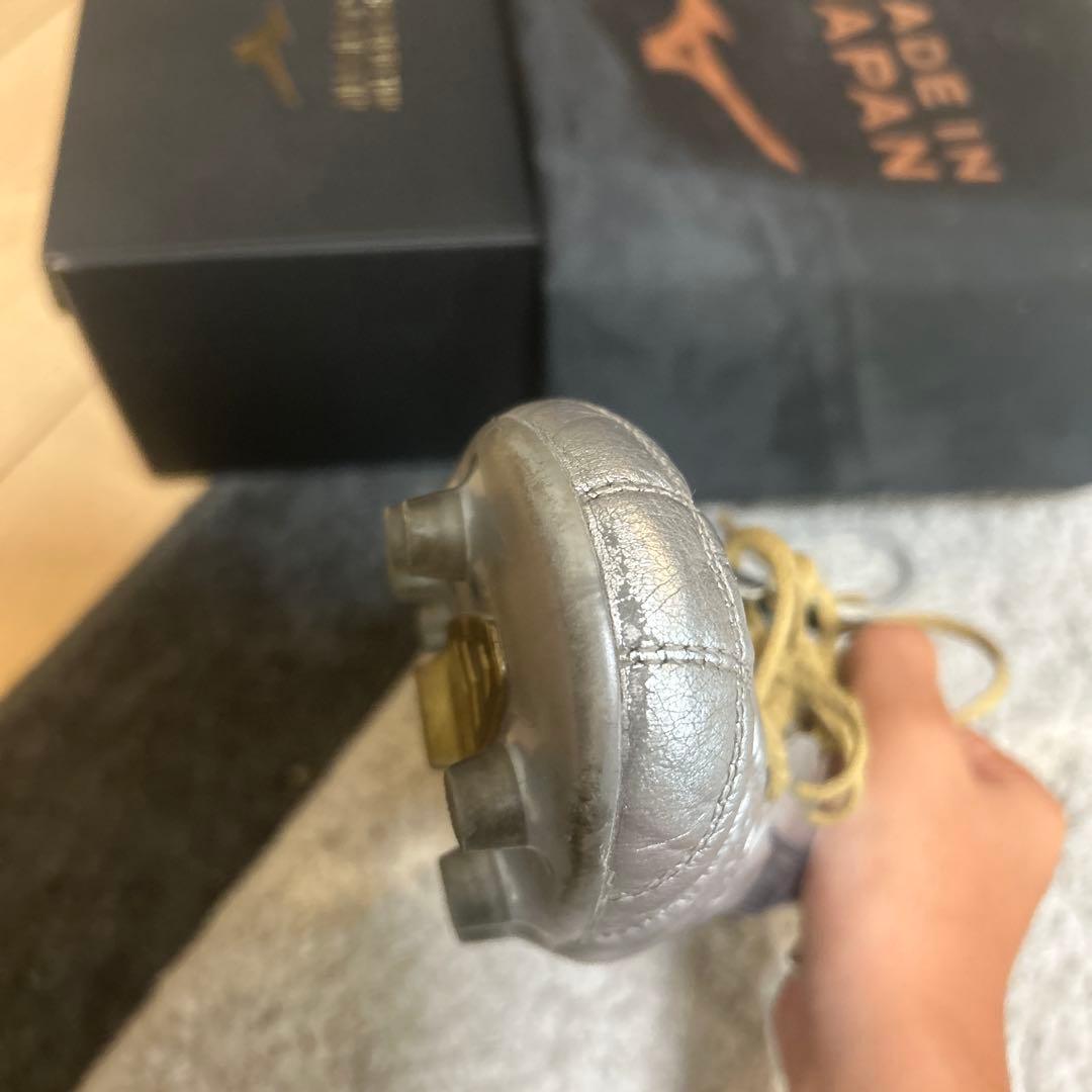 モレリアネオ4シルバー 24.5センチ