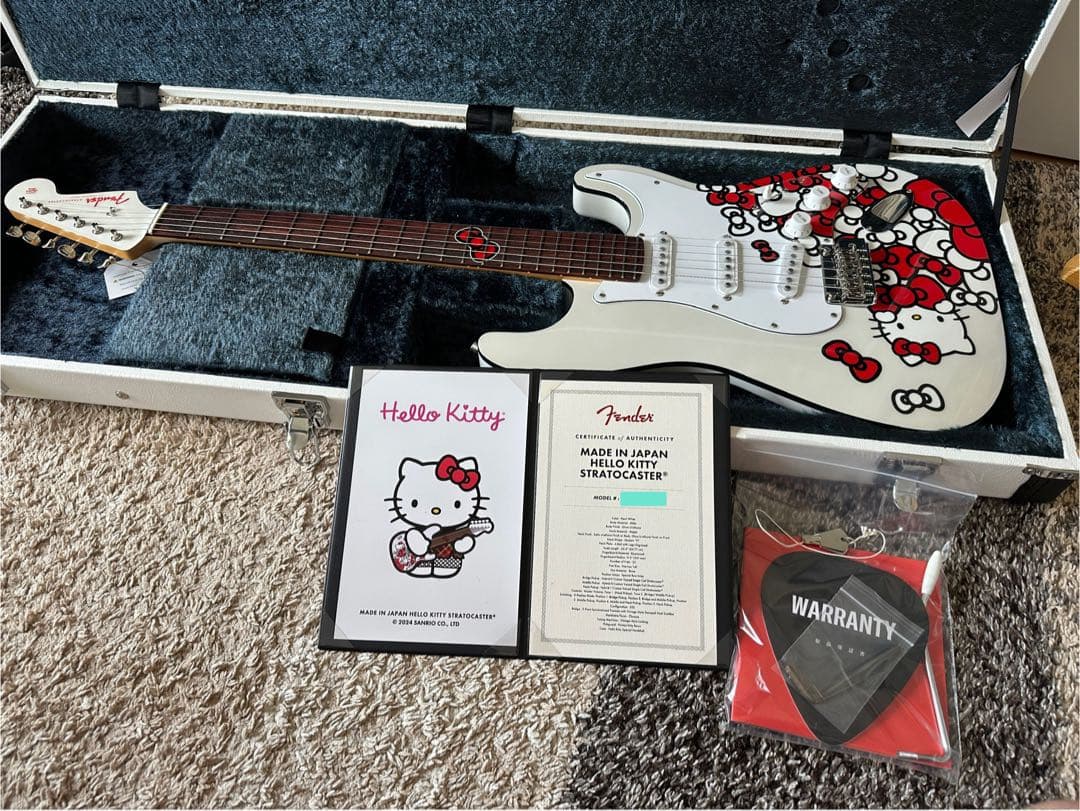 ギター Fender Hello Kitty 50th Anniversary NEW
