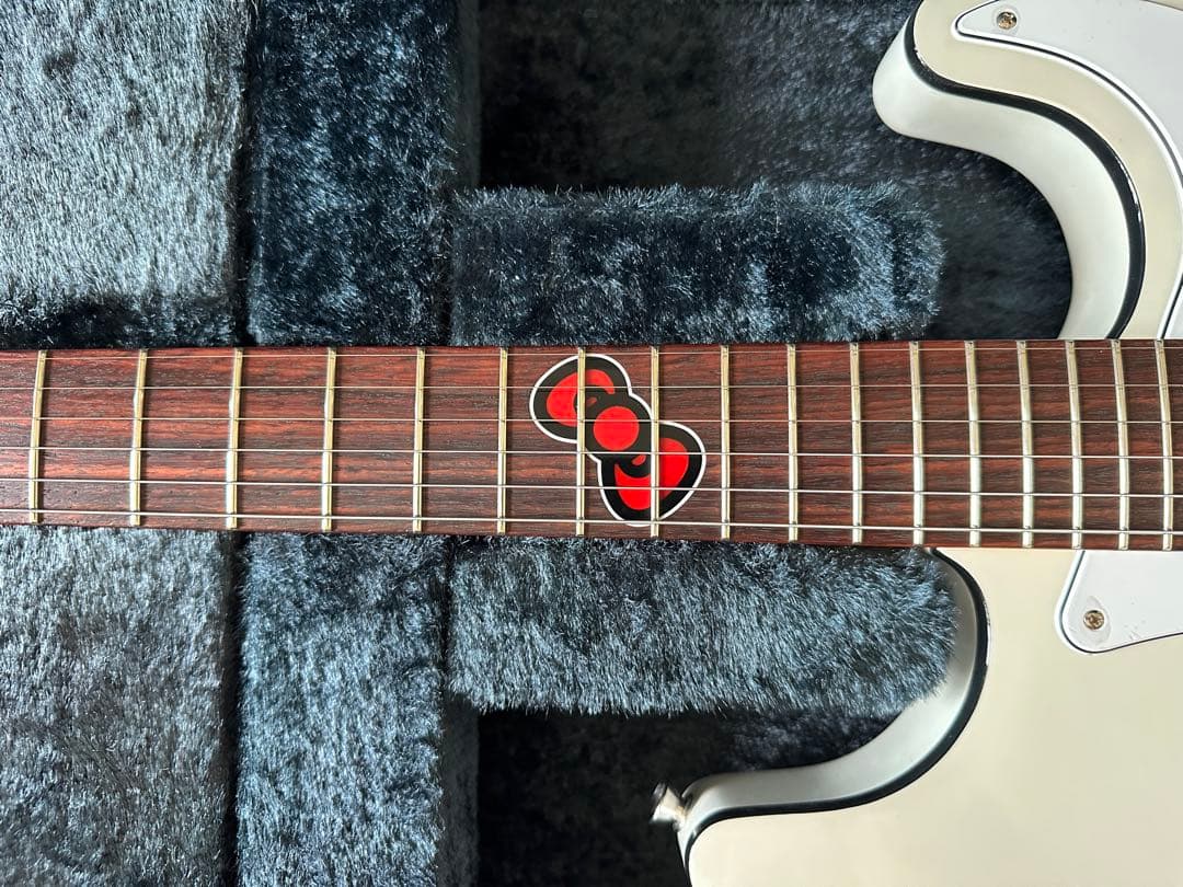 ギター Fender Hello Kitty 50th Anniversary NEW