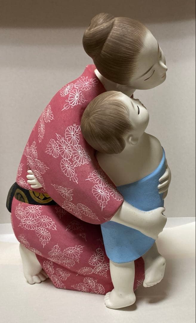 母と子　博多人形