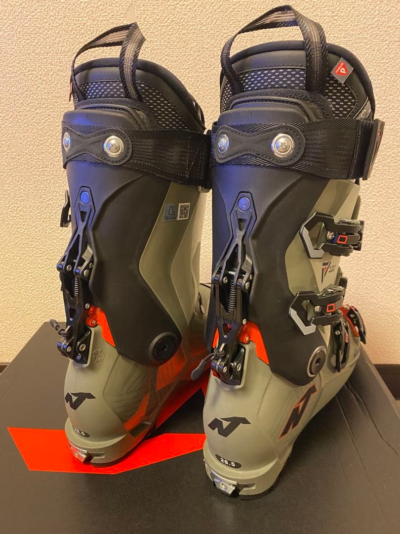 Nordica ノルディカ スキーブーツ UNLIMITED 120 DYN