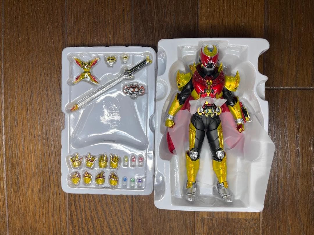 真骨彫製法　S.H.Figuarts　仮面ライダーキバ　エンペラーフォーム