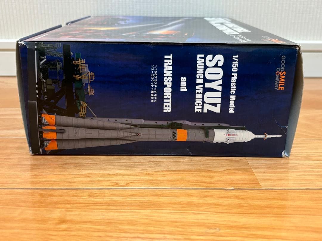 グッドスマイルカンパニー 1/150 ソユーズロケット+搬送列車 未組立