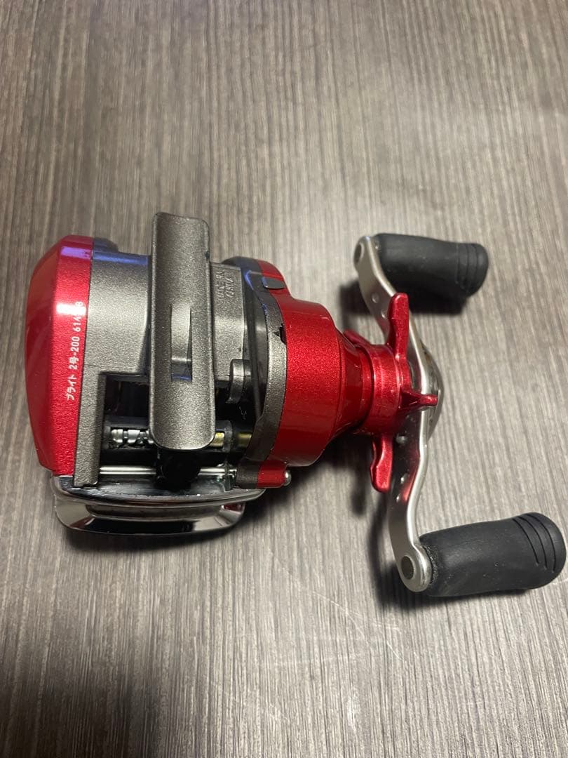 ダイワ　イッツICV 150WR 赤 ベイトリール