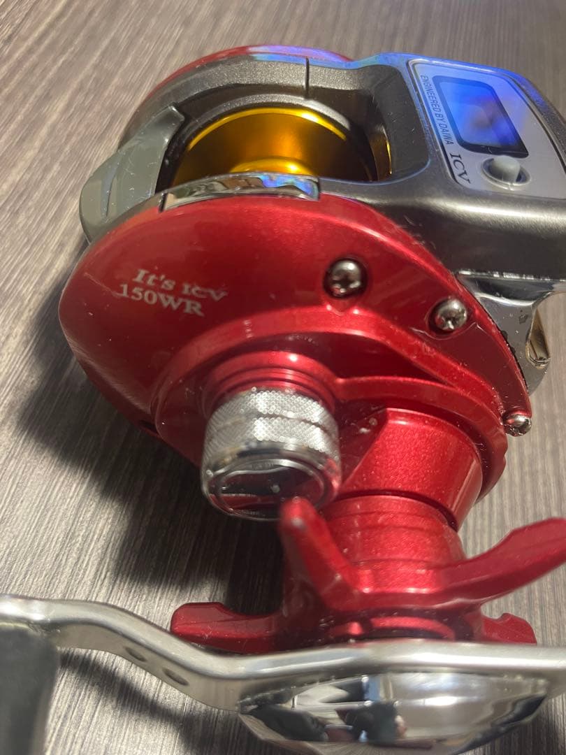 ダイワ　イッツICV 150WR 赤 ベイトリール