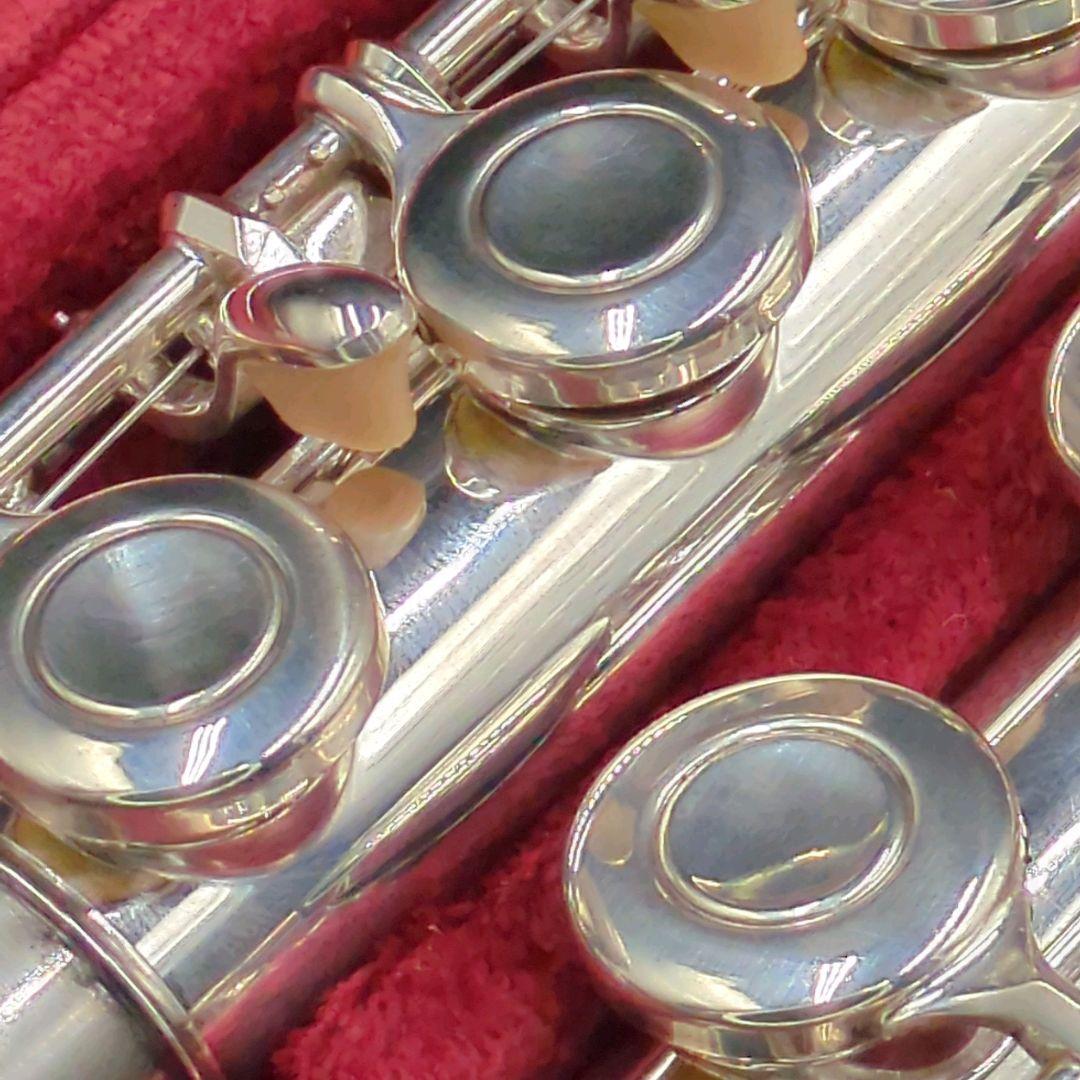 フルート　調整済　美品　ヤマハ　YFL211S（Eメカ、銀メッキ仕様）