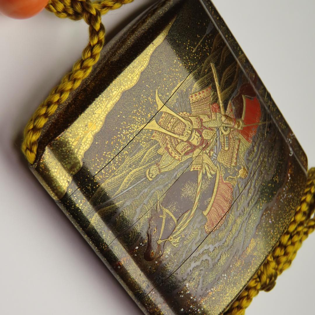 宇治川先陣争い蒔絵印籠　今泉成之作　東京美術館所蔵品同手あり・根付