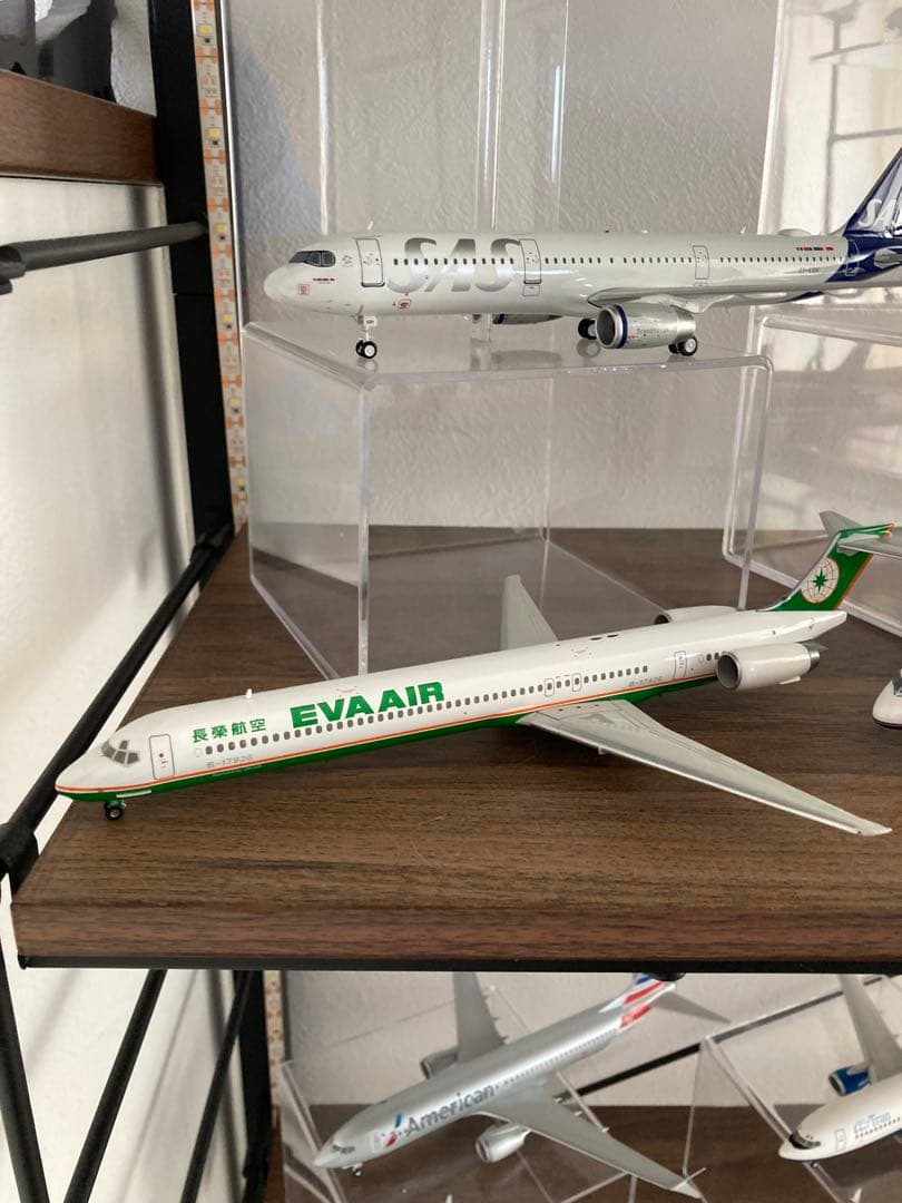 1/200 EVA AIR MD-90 モデル