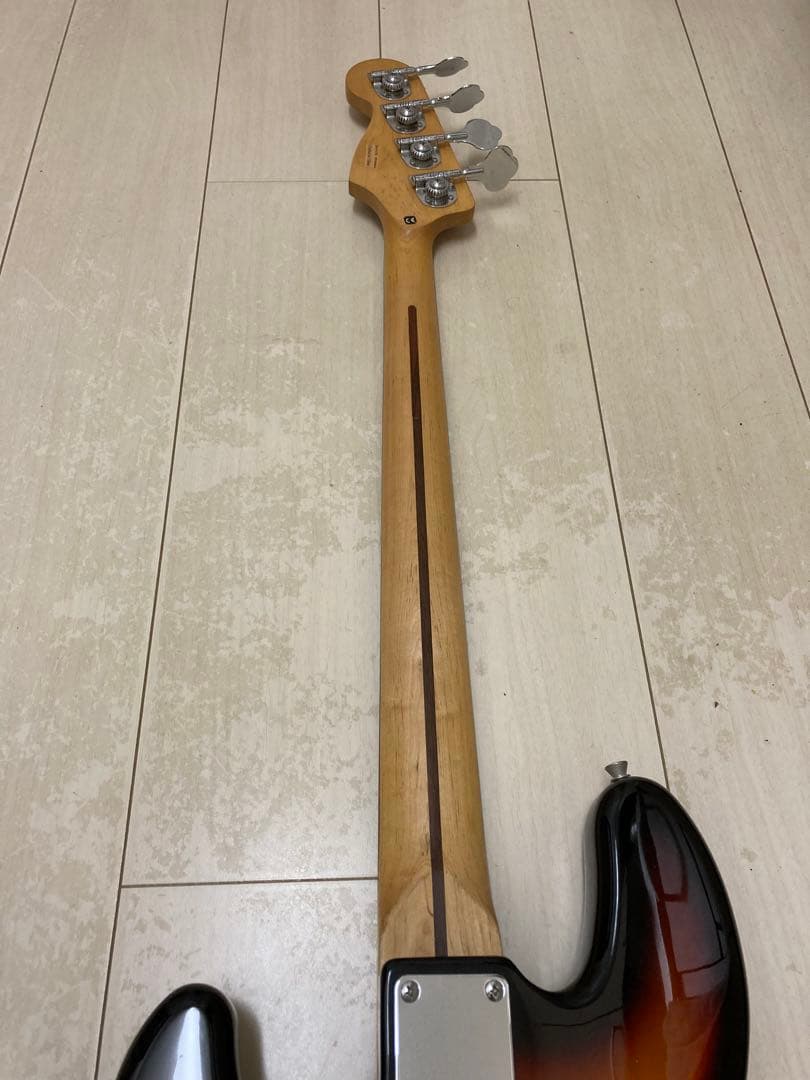 【直受けお安くします】Squie by Fender エレキベース サンバースト