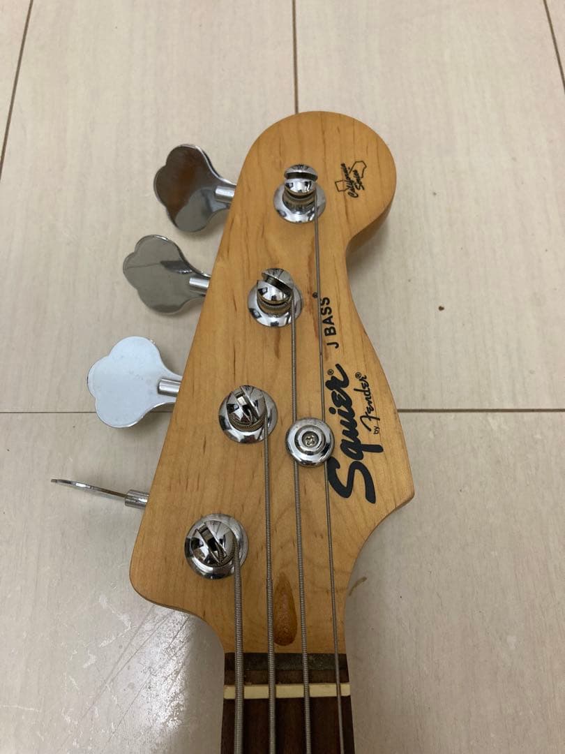 【直受けお安くします】Squie by Fender エレキベース サンバースト