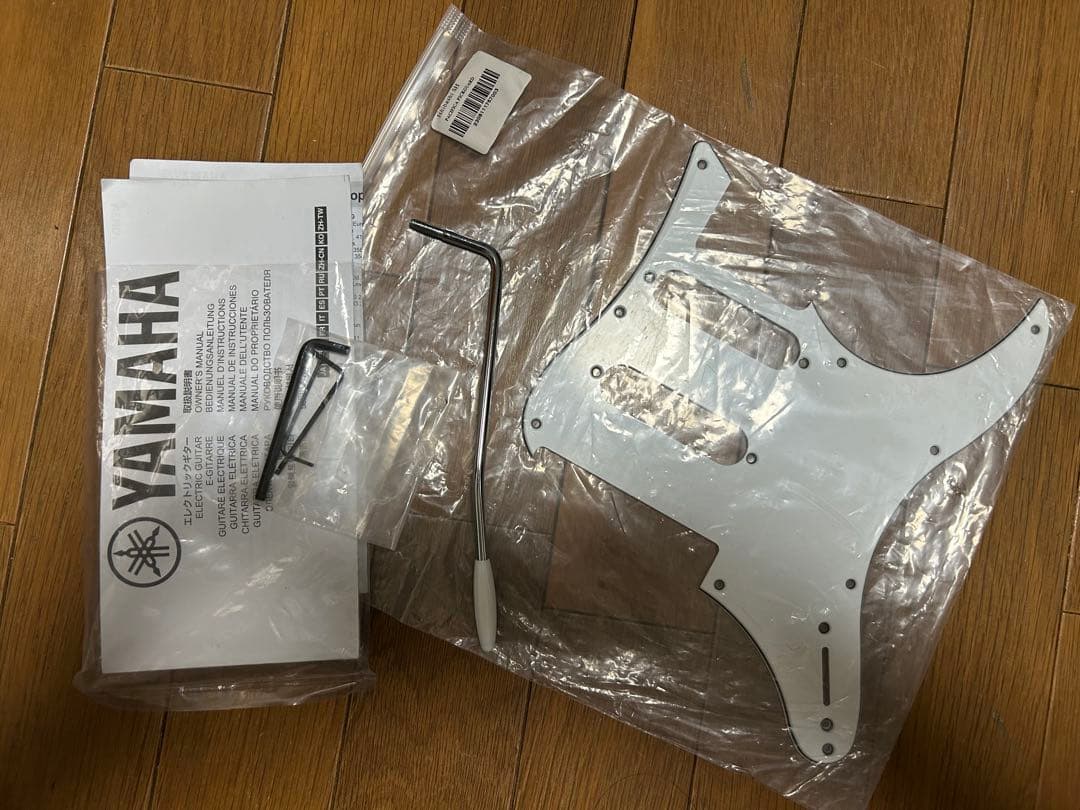 みぞれ　YAMAHA PACIFICA 112V ヴィンテージホワイト