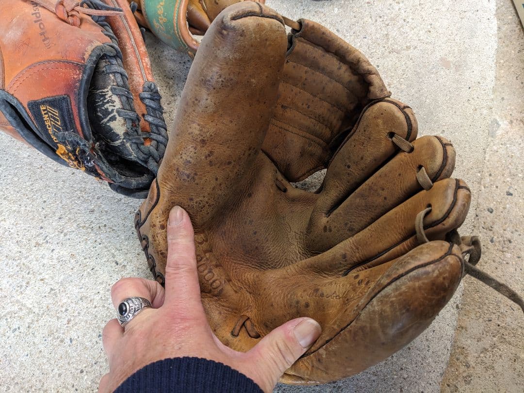 昔の野球　グローブ8個セット(⁠✿⁠^⁠‿⁠^⁠)